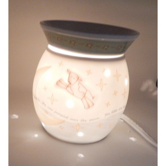 Scentsy Over The Moon Mid-Size Scentsy Warmer Nursey Rhyme Discontinued Retired - Picture 9 of 11